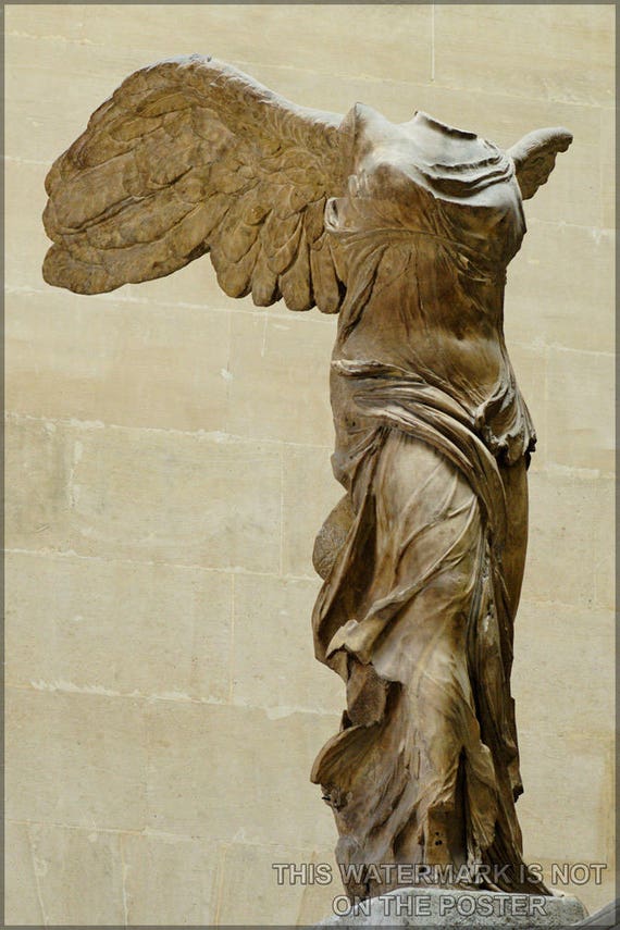 Vittoria alata best sale louvre
