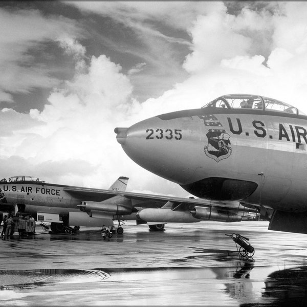 Poster, viele Größen erhältlich; Strategic Air Command B-47 Stratojet Bomber