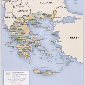 Plakat, viele Größen erhältlich; CIA-Karte von Griechenland, Administrative Divisionen 2010