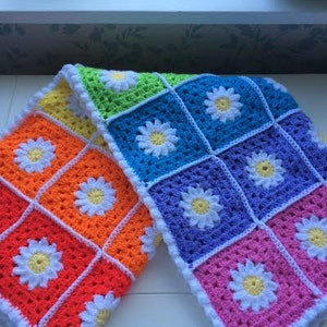 Pretty Rainbow Daisy Crochet Blanket