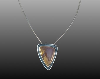 Lilac Amethyst Pendant//Purple Gemstone Pendant//Silver and Amethyst Necklace