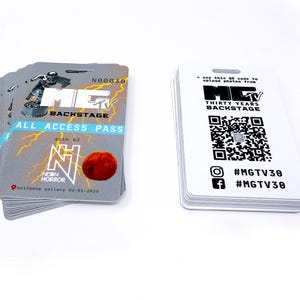 d'identité personnalisée – 30 mil, badge en plastique avec perforation | Parfait pour un laissez-passer VIP, une étiquette de produit et une carte d'identité d'entreprise | Option recto-verso
