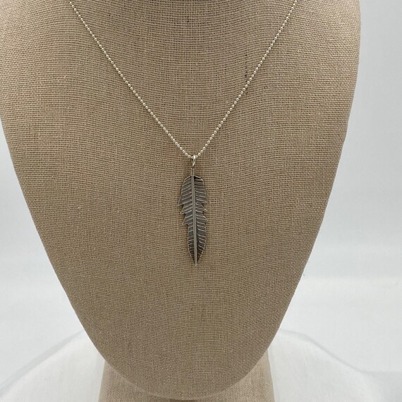 Vintage sterling silver feather pendant on a ster… - image 10