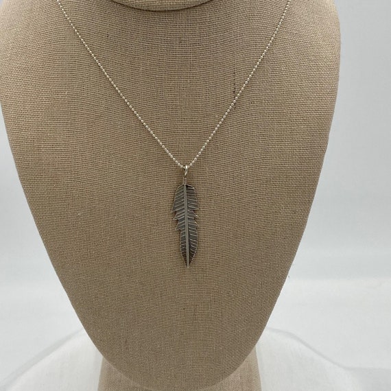 Vintage sterling silver feather pendant on a ster… - image 9