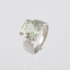 Sterling Silver Green Amethyst Ring: Cushion Cut Gemstone