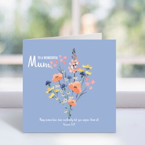 Tarjeta de mamá - A una madre maravillosa - Tarjeta del Día de la Madre - Tarjeta de las Escrituras - Tarjeta de Proverbios 31 - Tarjeta de aliento - Los superas a todos