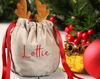 Christmas reindeer bags - Personalised Christmas bags - reindeer bag - Christmas reindeer food - velvet reindeer treat bag - Christmas treat