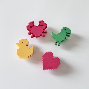 Pomelli per cassetti originali, pomelli per cassetti per bambini a forma di dinosauro, anatra, granchio e cuore in stile pixel, maniglie per mobili uniche, decorazioni retrò stampate in 3D