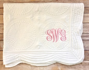 WHITE personalized baby quilt, Cotton blanket, Monogrammed personalized name year, birth announcement, white nursery quilt gender neutral