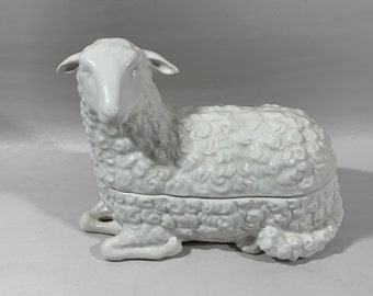 Metropolitan Museum of Art Meissen Reproduction Large Sheep Trinket Box made in Italy