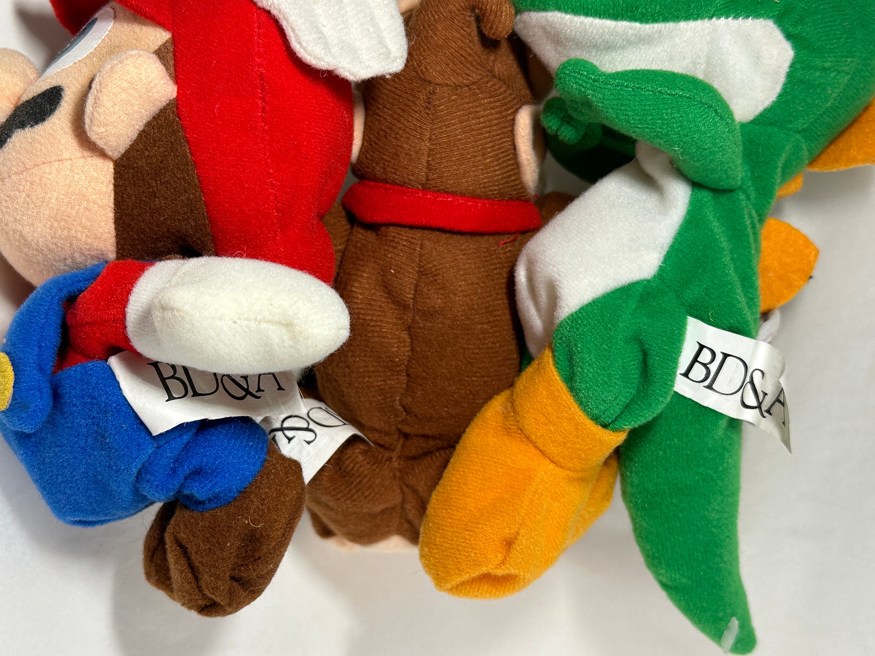 Whitehouse Leisure Peluche Super Mario Bros 22cm - Mario, Luigi, Peach, Yoshi... En Qualité Super Soft (Mario) - 8