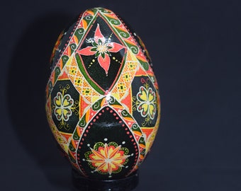 Saddlebag flowers Pysanky