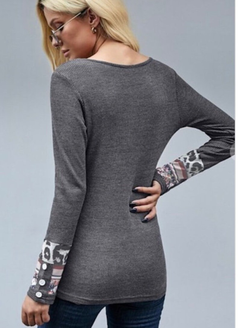 Printed Cuff Gray Thermal Top