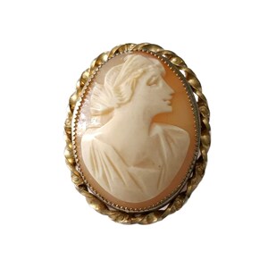 Vintage Framed Shell Carved Cameo Brooch 1940s, Free Shipping image 1