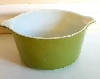 Pyrex Casserole Dish, 2.5 Qt Pyrex Bowl, Green Pyrex Bowls, Green Daisy, Pyrex Ovenware, 475 Crazy Daisy, 1970s, FREE Shipping