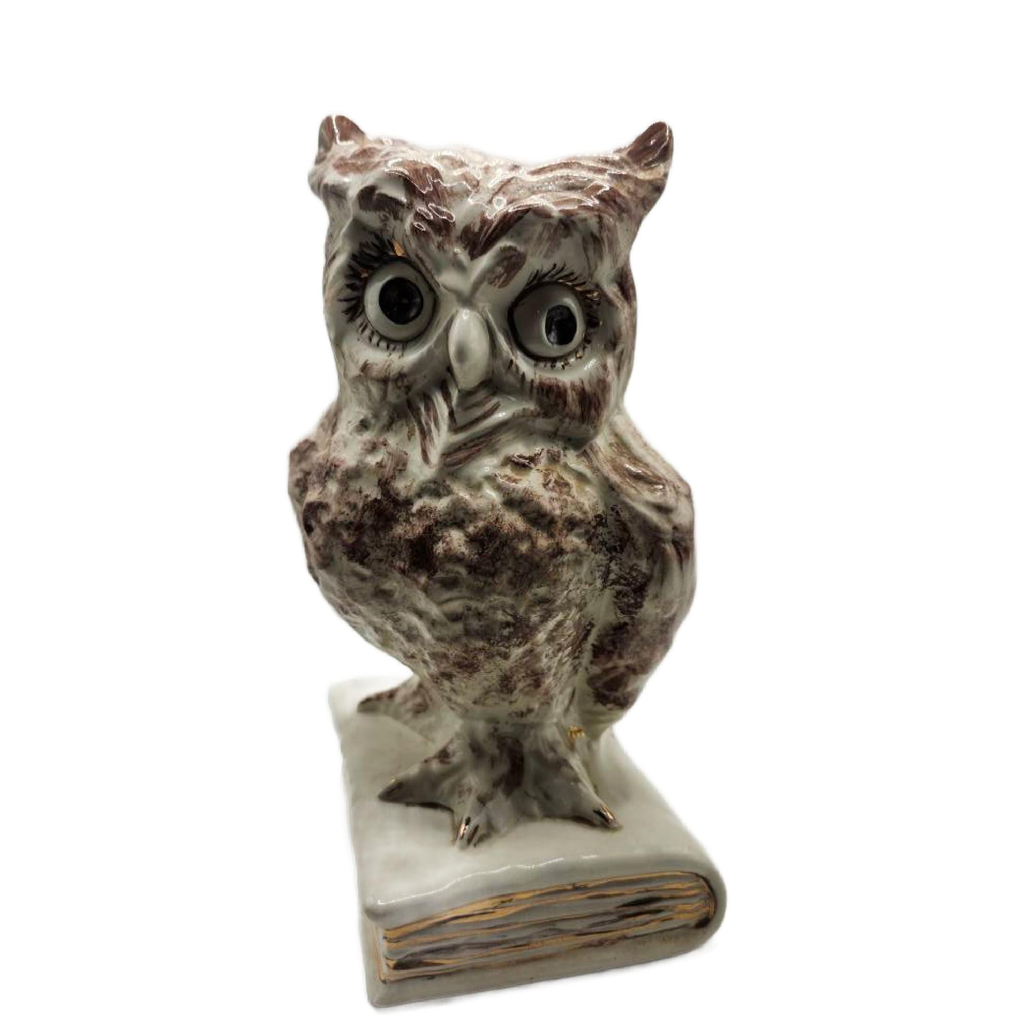 Vintage Barn OWL on a Book Statue, 7.5" Tall