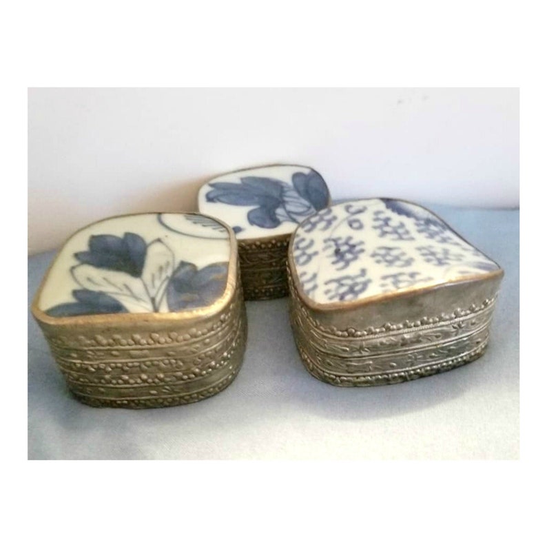 Shard Trinket Box Set of 3 Blue /& White Chinese Porcelain and Silver Alloy 1960s