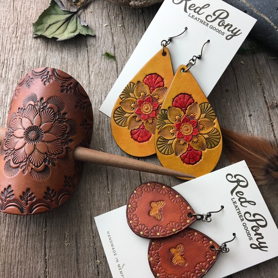 Hand Tooled Leather Hair Slide Round Barrette, Whiskey Brown  display picture 3
