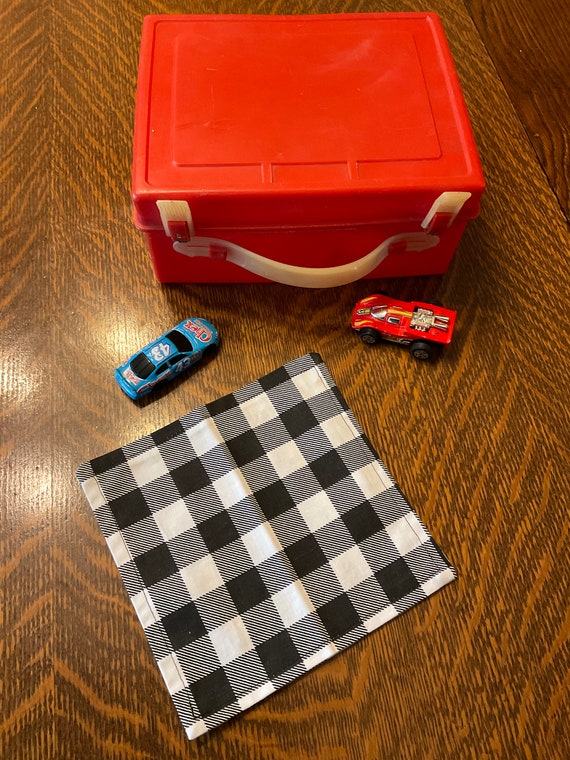 Lunch box napkins
