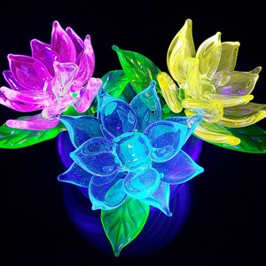 3.5&quot; UV Uranium Glass Flower