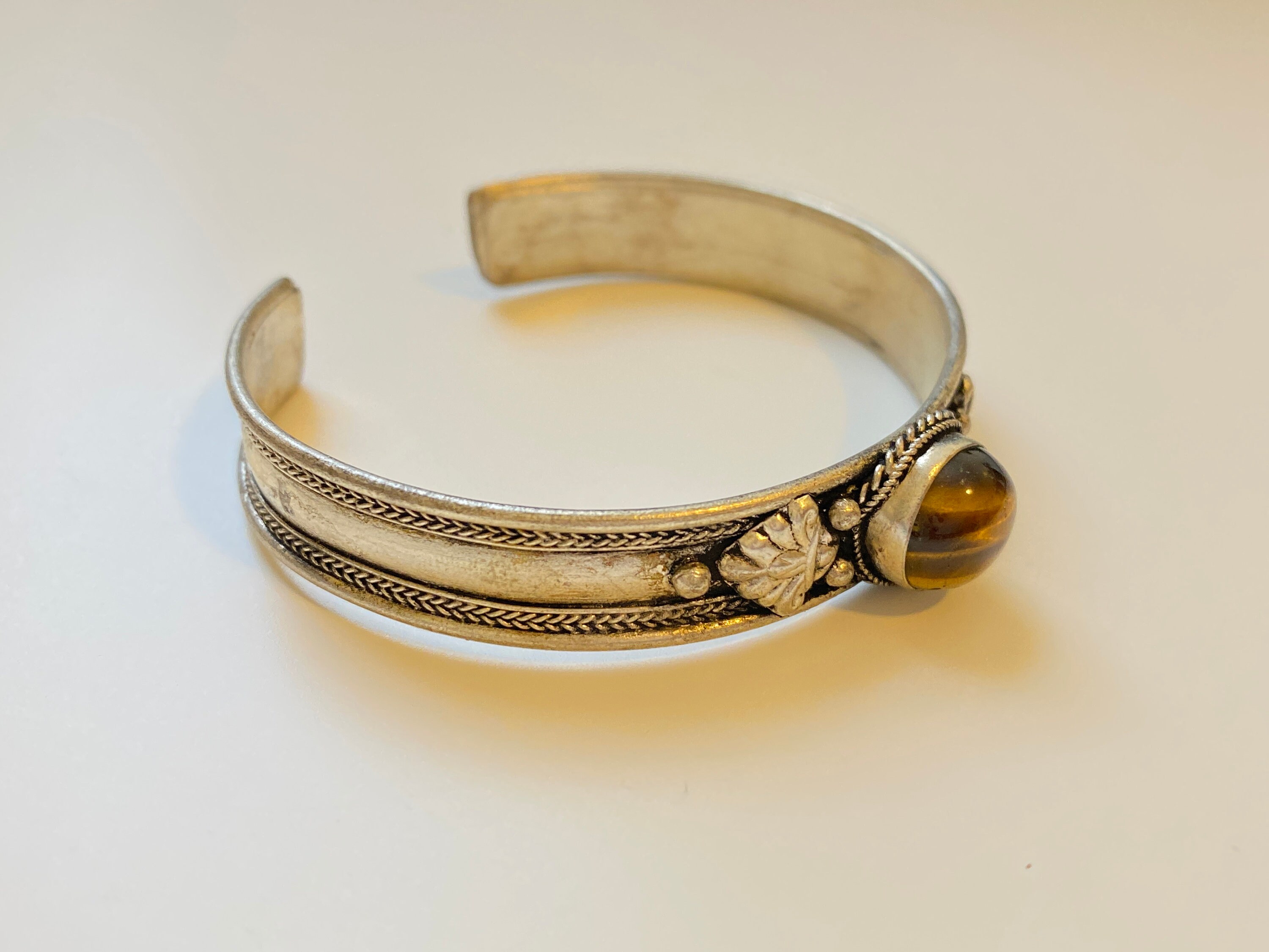 Inlay Stone Bracelet