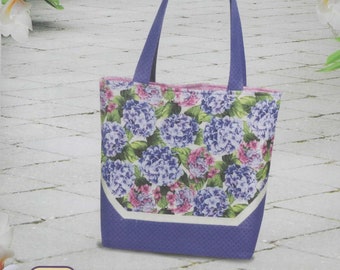 Capri Carryall Tote sewing pattern Instructions Fat Quarter Friendly Tote Bag with many pockets inside by Pink Sand Beach Designs