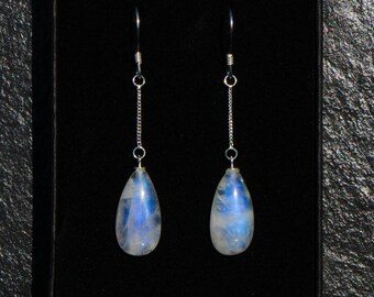 Moonstone earrings, rainbow moonstone earrings, moonstone dangle earrings, moonstone drop earrings, sterling silver earrings with moonstone.