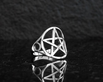 Pentagram ring, pentacle ring, sterling silver, silver pentagram, wiccan ring, pagan ring.