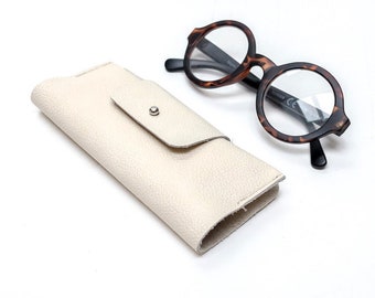 Etui à lunettes en cuir blanc