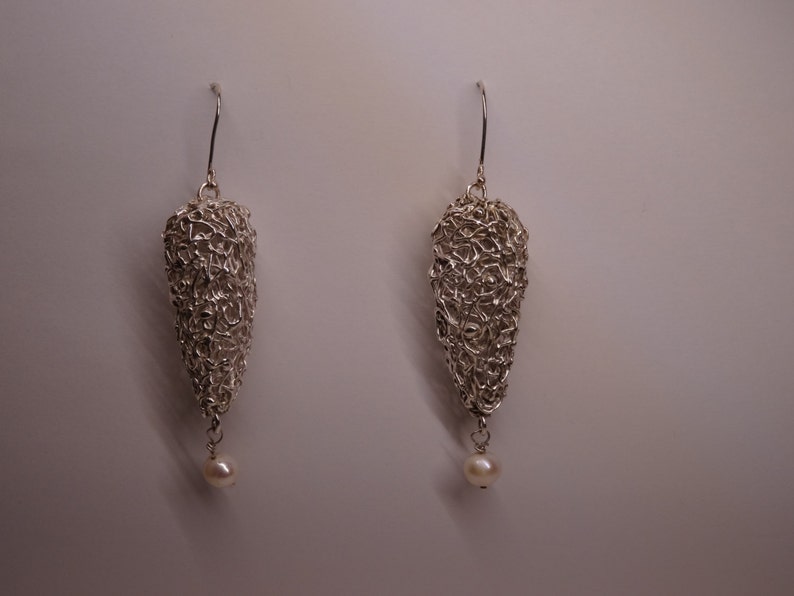 Silver earrings with freshwater pearls image 3