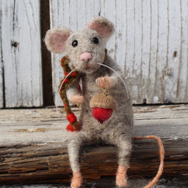 Christmas mouse,Needle felted christmas mouse,Felt anmal,Christmas mice, Felted winter animal, Christmas decoration, Art doll, Eco toy, Felt