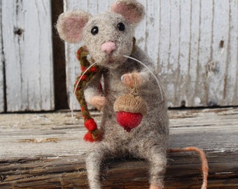 Christmas mouse,Needle felted christmas mouse,Felt anmal,Christmas mice, Felted winter animal, Christmas decoration, Art doll, Eco toy, Felt