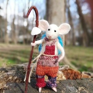 Needle felted mouse traveler, Camino de Santiago, Felted mouse, Mouse pilgrim, Buen Camino, Traveler "El Camino", Needle felted animal