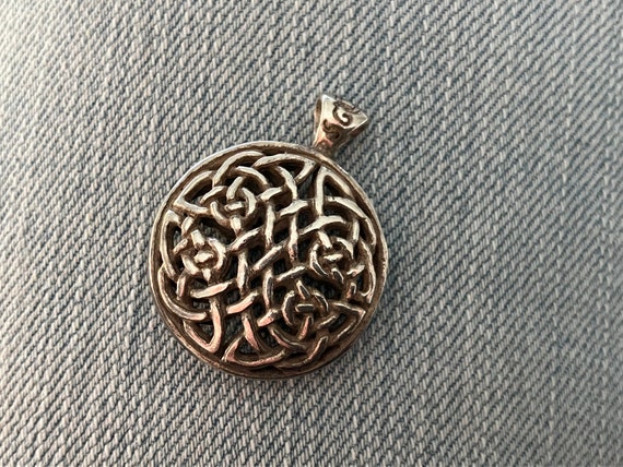 Lovely Celtic Style Sterling Silver Pendant - image 4