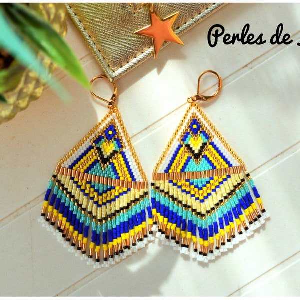 boucles d'oreilles triangle graphique à franges tissage perles miyuki blanc, bleu, jaune, vert, or