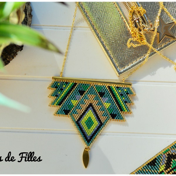 sautoir chaine fine doré pendentif tissé main perles miyuki ton vert, noir, bleu et gold