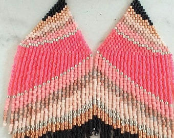 graphic triangle earrings with fringed beads miyuki weaving gradient of pink, black and silver