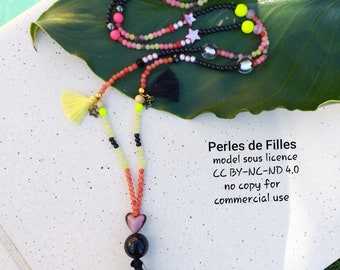 Collier De Perles à Initiales Pour Femmes Collier De Perles à Initiales De A à Z RéGlable Collier De Perles Avec Pendentif En Forme De Lettre Cadeaux De NoëL Pour Femmes (D
