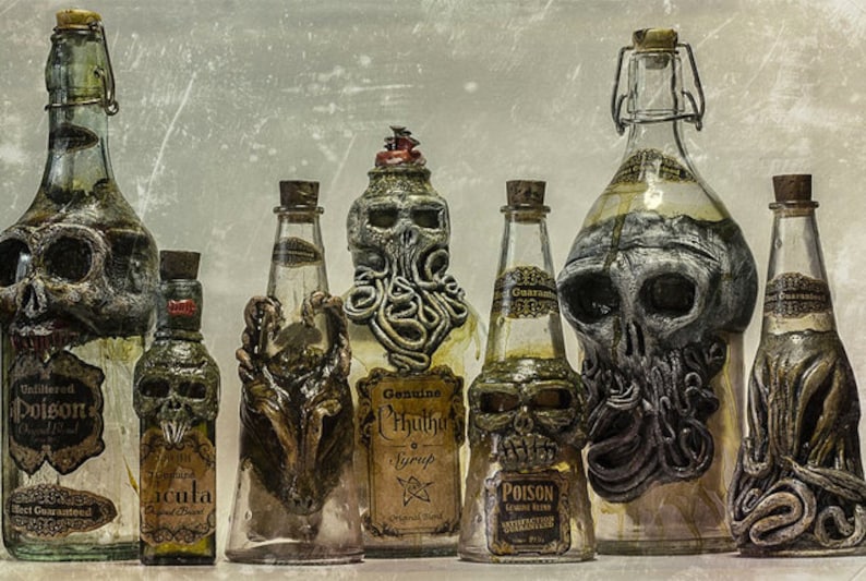 Personalisierte Lovecraftian Flasche Chtulhu, Nyrlatothep, Hastur, Yog Sothoth, Shub Niggurath, Werwolf, Dämonen & Schädel Bild 3