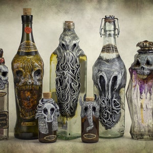 Personalisierte Lovecraftian Flasche Chtulhu, Nyrlatothep, Hastur, Yog Sothoth, Shub Niggurath, Werwolf, Dämonen & Schädel Bild 2