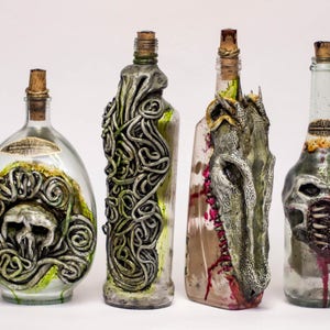 Personalisierte Lovecraftian Flasche Chtulhu, Nyrlatothep, Hastur, Yog Sothoth, Shub Niggurath, Werwolf, Dämonen & Schädel Bild 9