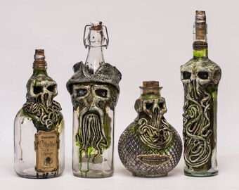Personalized Lovecraftian Bottle - Chtulhu, Nyrlatothep, Hastur, yog sothoth, shub niggurath, Werewolf, Demons & Skulls - Free Shipping