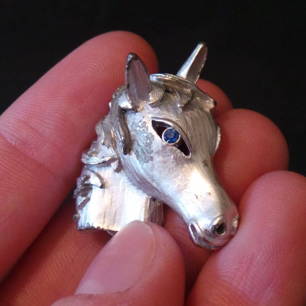 Vintage Silver Pony Horse Head Sapphire Blue Rhinestone Brooch Pin