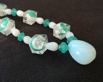 Vintage Green And White Creamiscle Jade Glass Beads Necklace