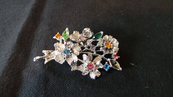 SALE Vintage Silver Ruffled Petal Colored Rhinest… - image 3