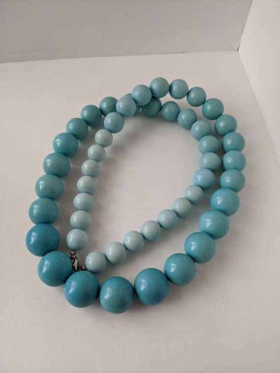 Vintage Chunky Sky Blue Ombre Bead Necklace