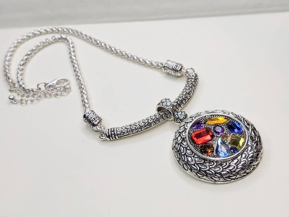 Medieval silver rhinestone jewel necklace - image 2