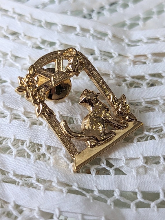 Vintage Gold Cat In A Window Brooch Pin - image 5