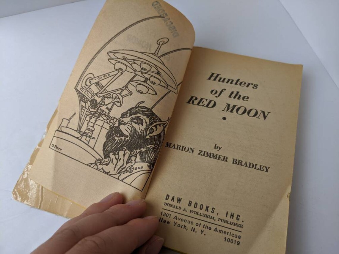 CLEARANCE Vintage 1973 Hunters of the Red Moon Marion Zimmer Etsy