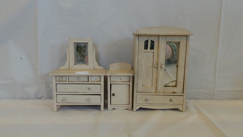 Vintage 1940 S Dollhouse Miniature Shabby Chic Bedroom Furniture Set Vanity Dresser Wardrobe Nightstand Table Cabinet Cream White Paint